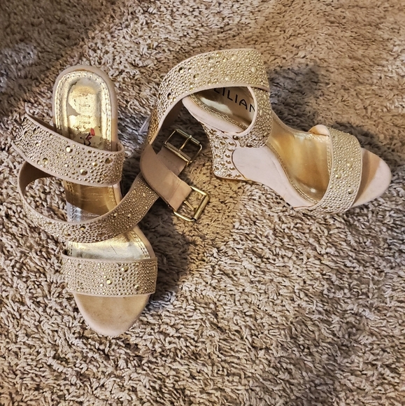 Wedge sandal - Picture 1 of 8